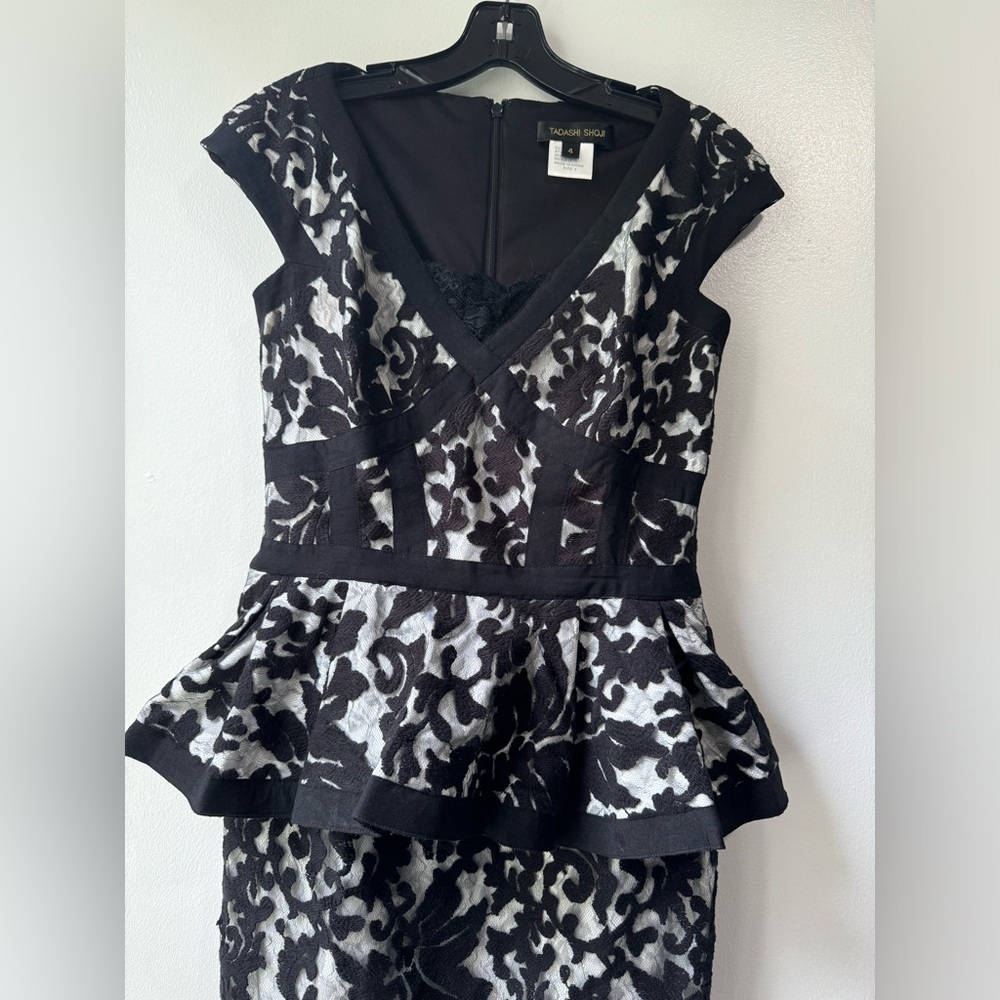 Tadashi Shoji Women’s Sleeveless Peplum Ruffle Floral Cocktail Dress Siz… - Picture 10 of 14